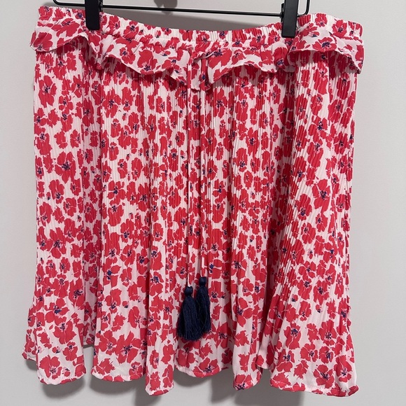 Voy Dresses & Skirts - VOY Coral Pleated Floral Skirt
